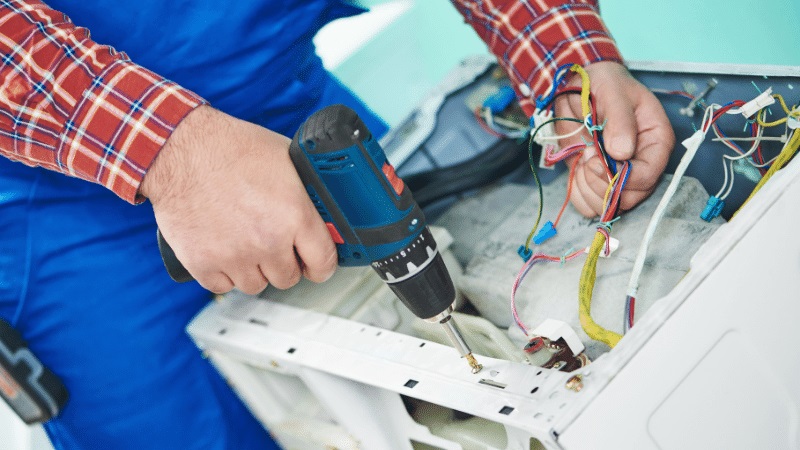 Yunusemre Termoteknik Termoteknik çamaşır makinesi kart tamiri – Su almama arızası orijinal parça ile giderildi. - Teknik servis örneği